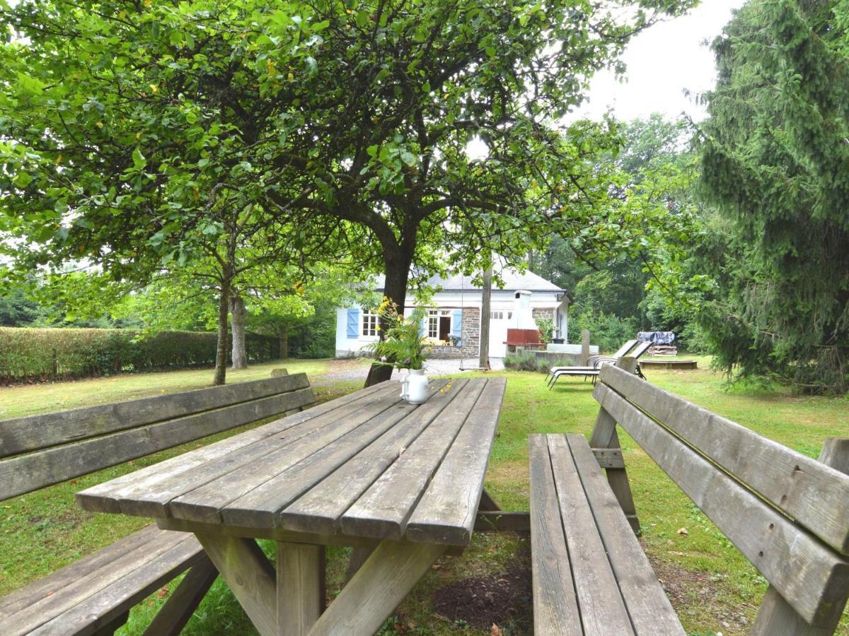 Furnished Bungalow In Monceau En Ardenne With Garden Barbecue Oizy Εξωτερικό φωτογραφία